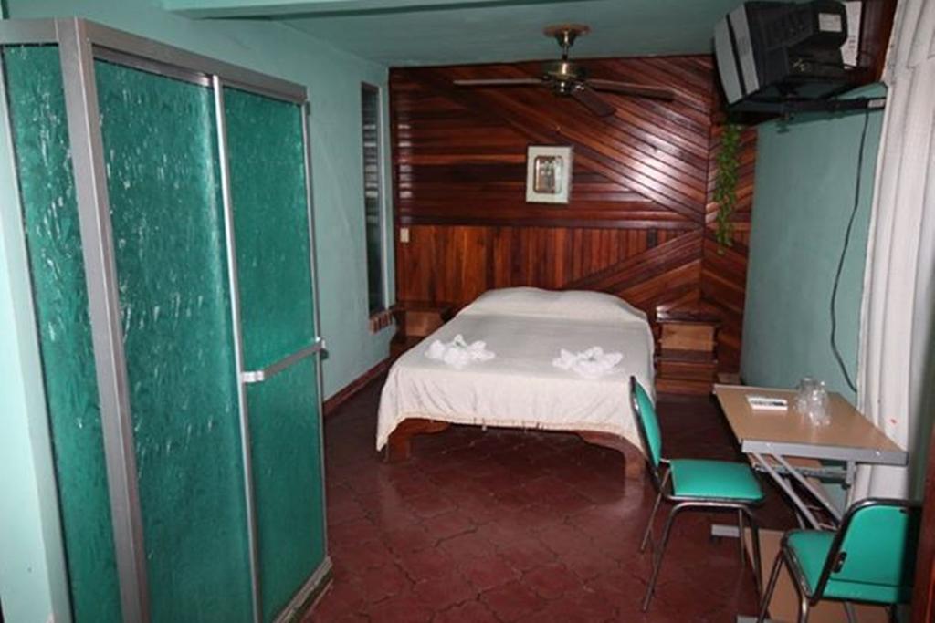 Hotel Jackie'S House Puntarenas Camera foto