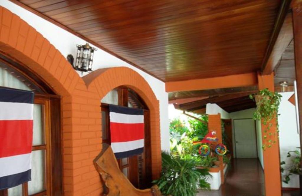 Hotel Jackie'S House Puntarenas Esterno foto